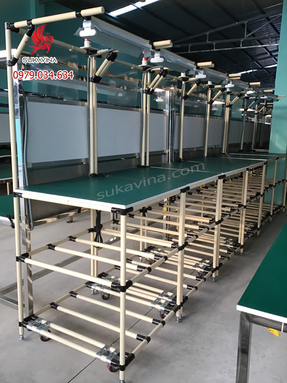 Bàn thao tác ống thép bọc nhựa