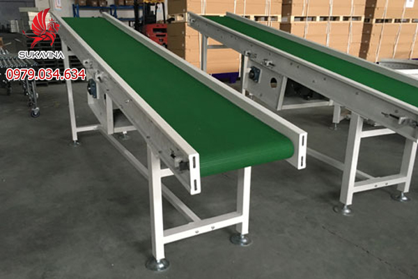 Băng tải PVC được sử dụng rộng rãi trong nhà máy sản xuất công nghiệp