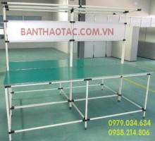 Bàn thao tác công nhân